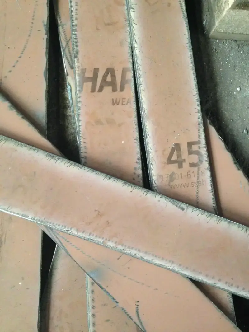 Полосы из Hardox 450 после резки, фото с производства Стальтех