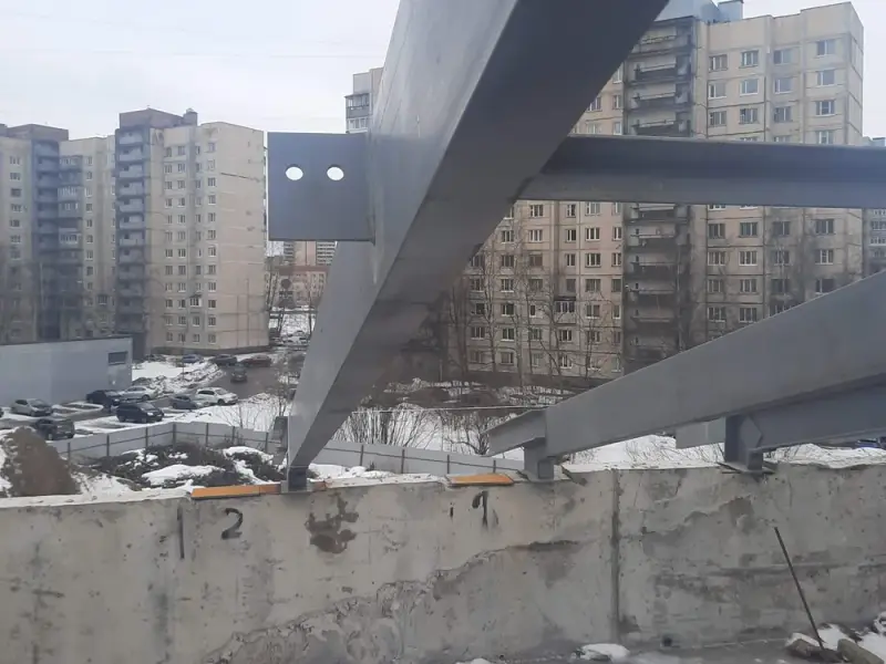 Опирание балок металлокаркаса на стены здания, Купчино