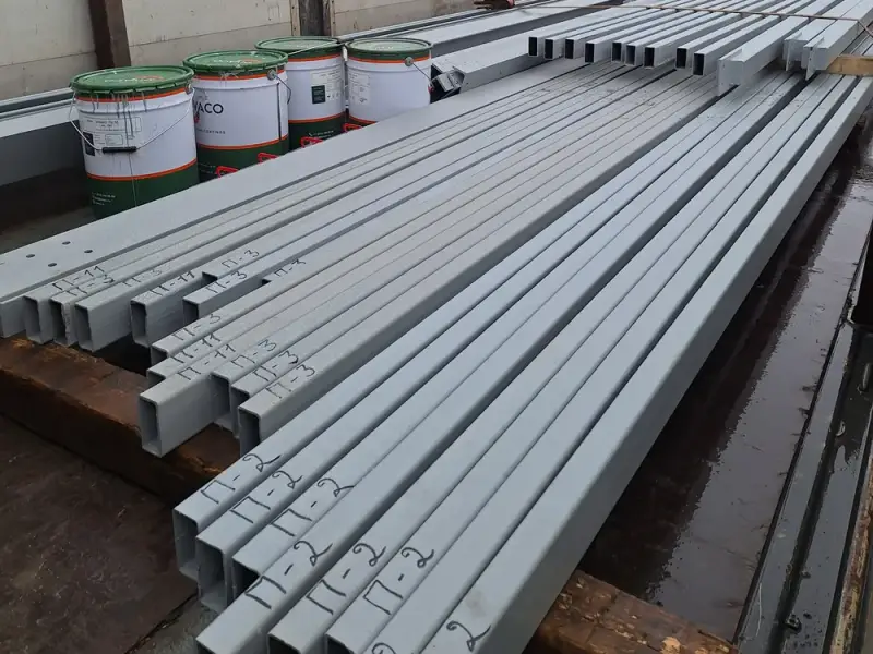Прогоны из профильной трубы с маркировкой П-2 и П-3